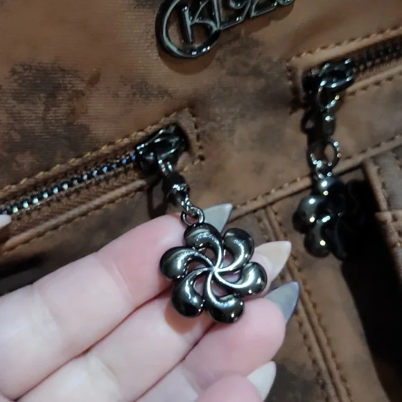 KL928 Crossbody Bag - Picture 5 of 16